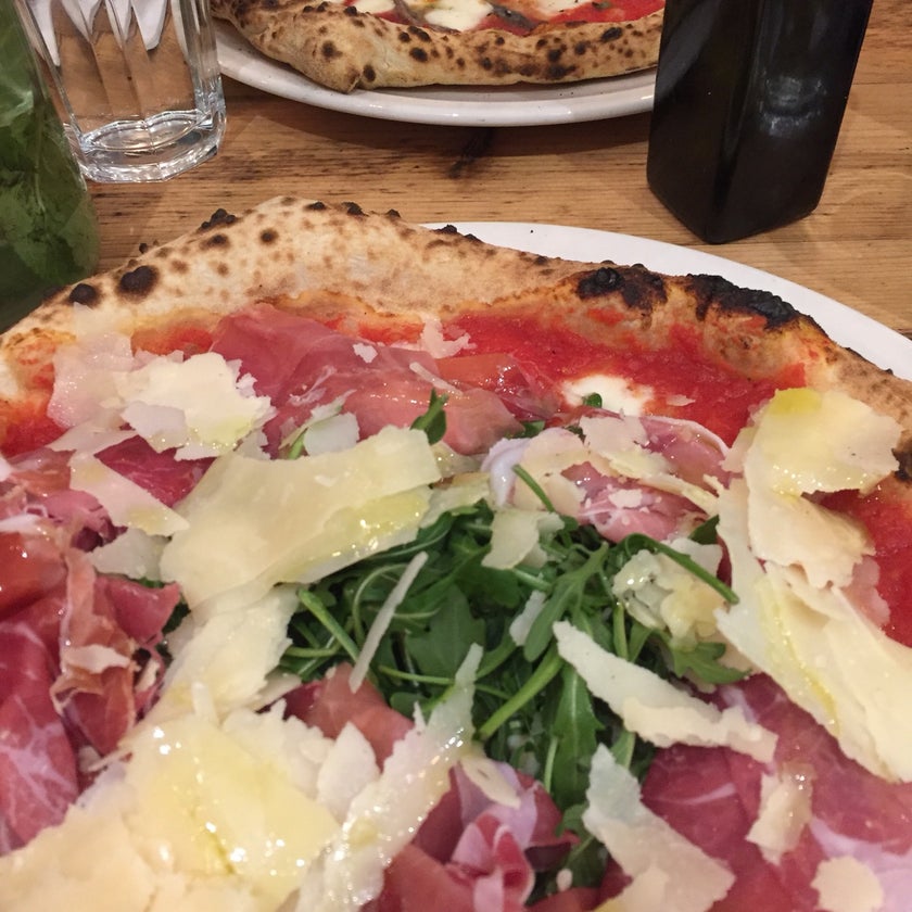 Zia Lucia - Pizzeria,Italian Restaurant - pizza,well,vegetables,homemade food,large beer list,dough,red wine,fruity,fresh toppings