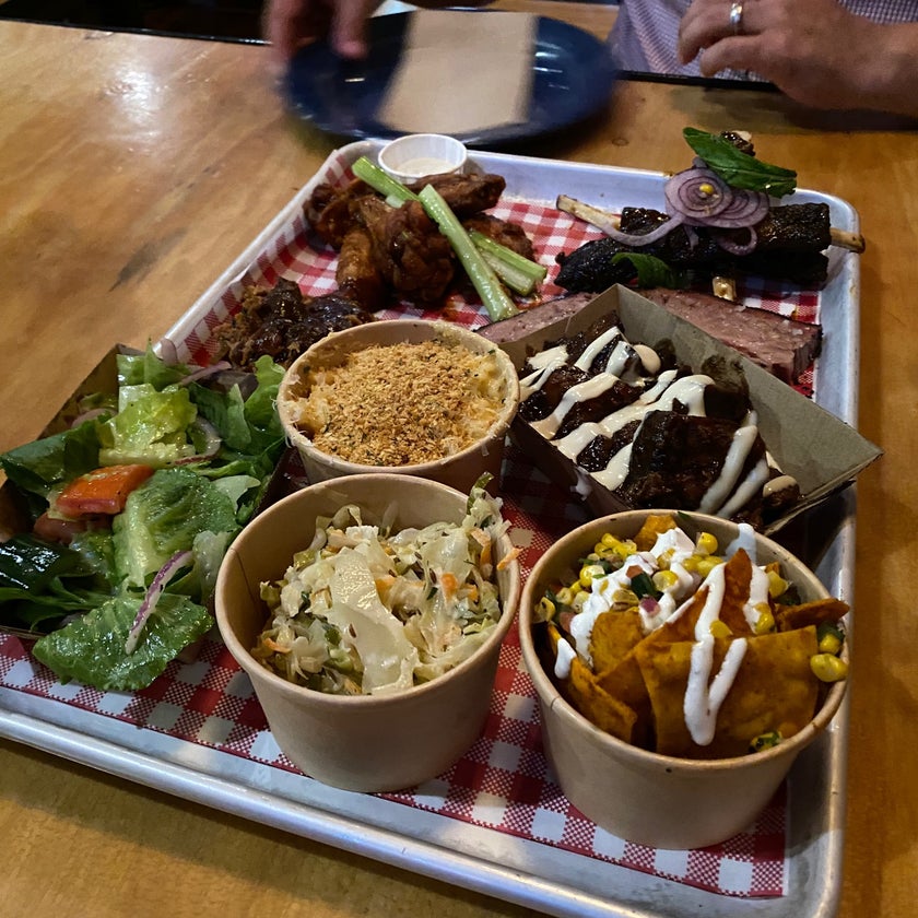 Old Faithful Bar & BBQ - BBQ Joint - beer,beef,barbecue,snacks,crispy food,jalapeños,pigs,smokey