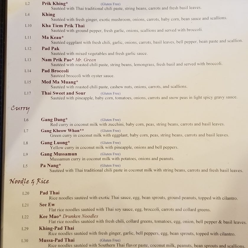 Thai Arroy - Thai Restaurant - chicken,salads,lunch,clean,city,spicy food,dinner,great value,chefs,Thai food,mango,takeout,trendy,hills,Tom Yum soup,BYOB,green curry,Thai tea,good for groups,sticky rice,cashews,peanut sauce,crispy spring rolls