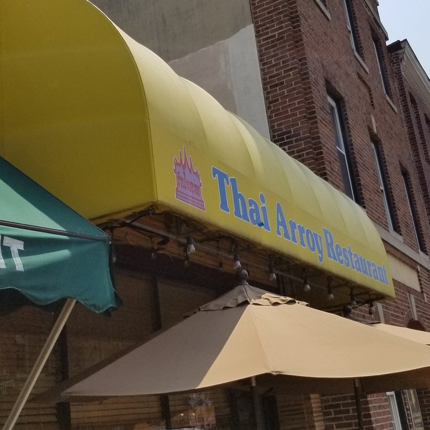 Thai Arroy - Thai Restaurant - chicken,salads,lunch,clean,city,spicy food,dinner,great value,chefs,Thai food,mango,takeout,trendy,hills,Tom Yum soup,BYOB,green curry,Thai tea,good for groups,sticky rice,cashews,peanut sauce,crispy spring rolls