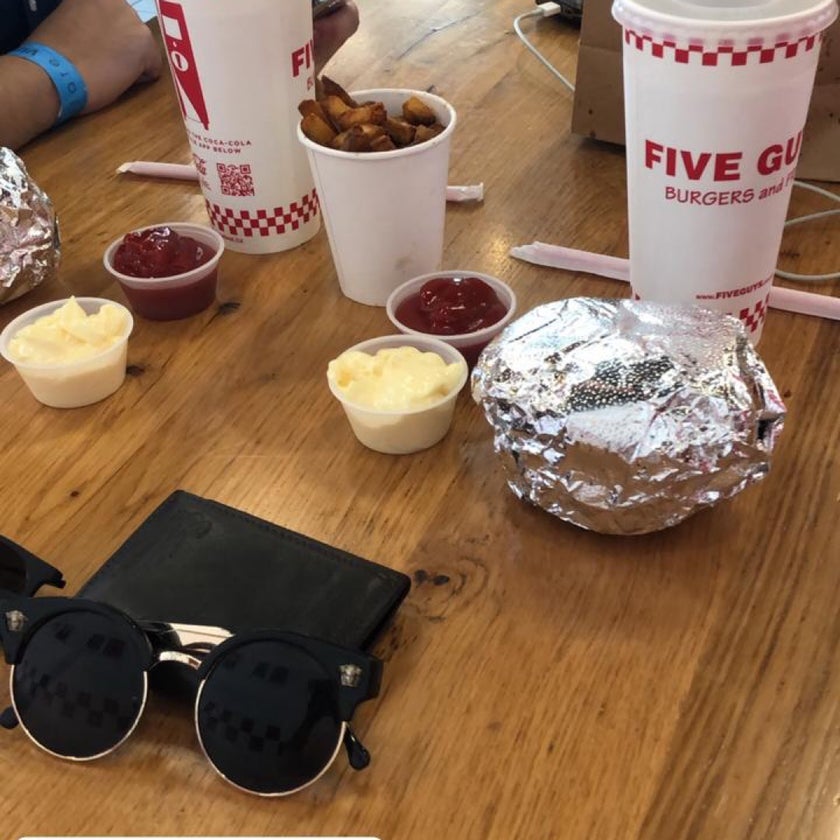 Five Guys Cambridge Leisure Park - Burger Joint,American Restaurant,Fast Food Restaurant - burgers,french fries,casual,authentic,hot dogs,good for a quick meal,lively,good for groups