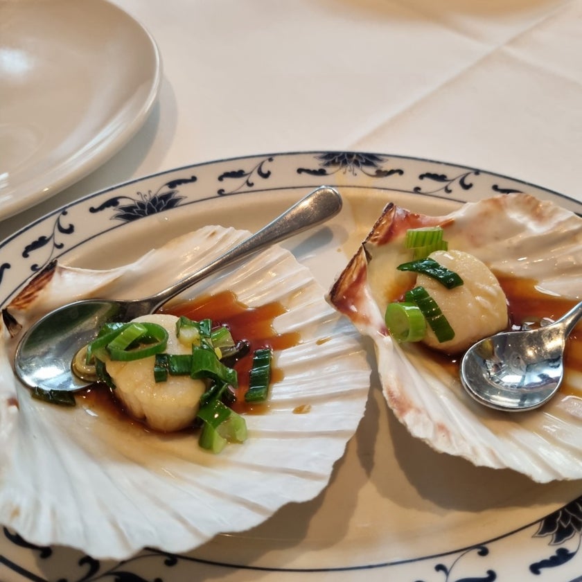 North China Restaurant - Cantonese Restaurant - friendly staff,books,family atmosphere,crispy beef