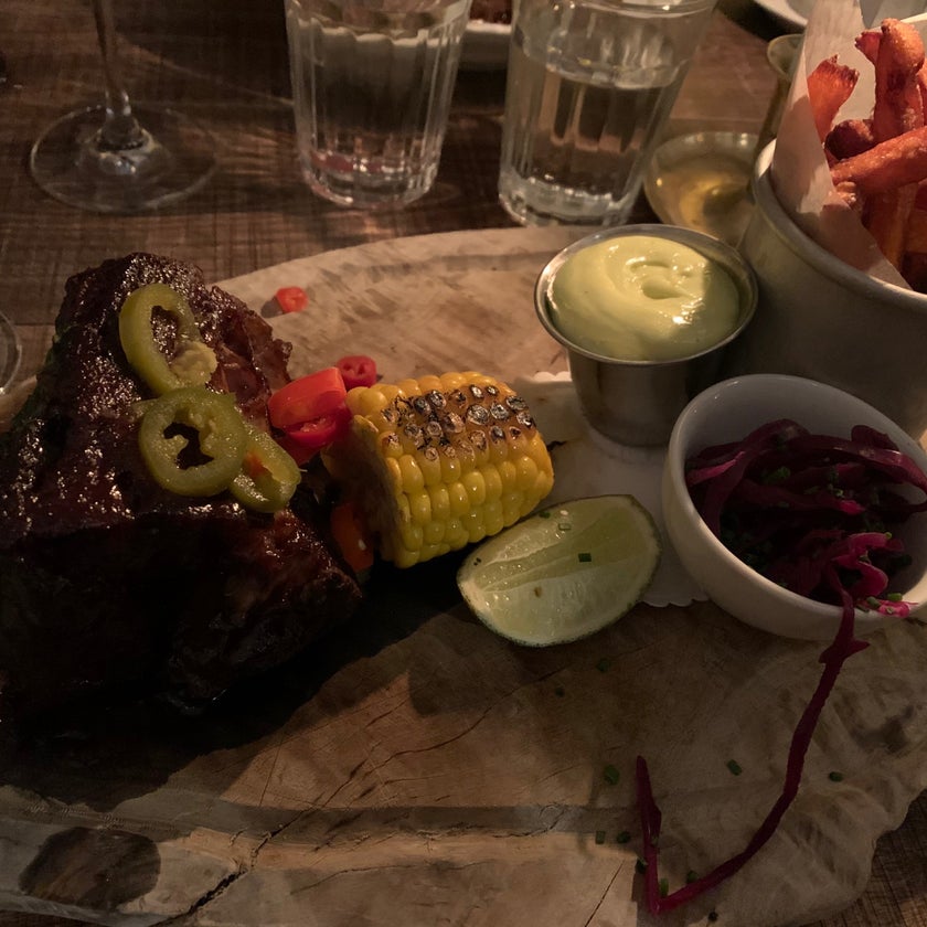 Restaurang Kommendören - Bar,Diner,Modern European Restaurant - restaurants,bar,lunch,trendy,good for dates,good for groups,good for special occasions,green peppers