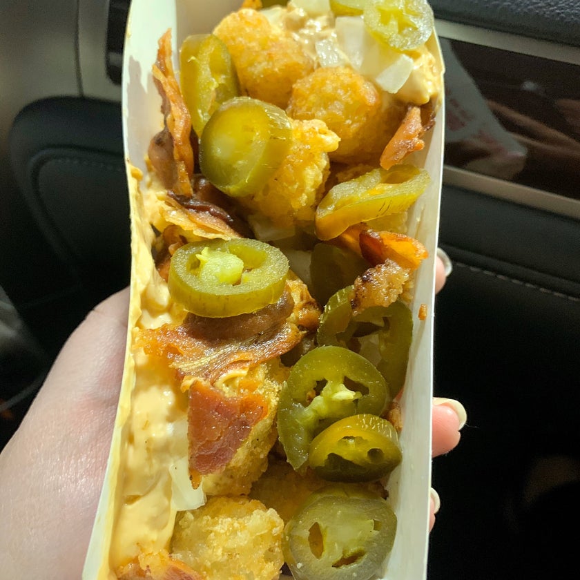 Sonic Drive-In - Fast Food Restaurant - bar,fruit,lunch,brunch food,chocolate,ice cream,spicy food,dinner,great value,happy hour,milkshakes,snacks,bananas,berries,vanilla,family-friendly,good for a quick meal,grilled cheese sandwiches,tater tots,slushies,corn dogs,cherry limeade,cheese tots,cheddar peppers