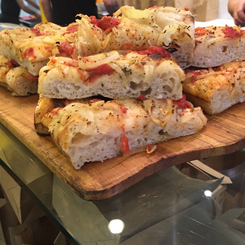 Malletti - Pizzeria,Italian Restaurant - pizza,lunch,pasta,risotto,calzones,half & half,pork sausages,potato cakes