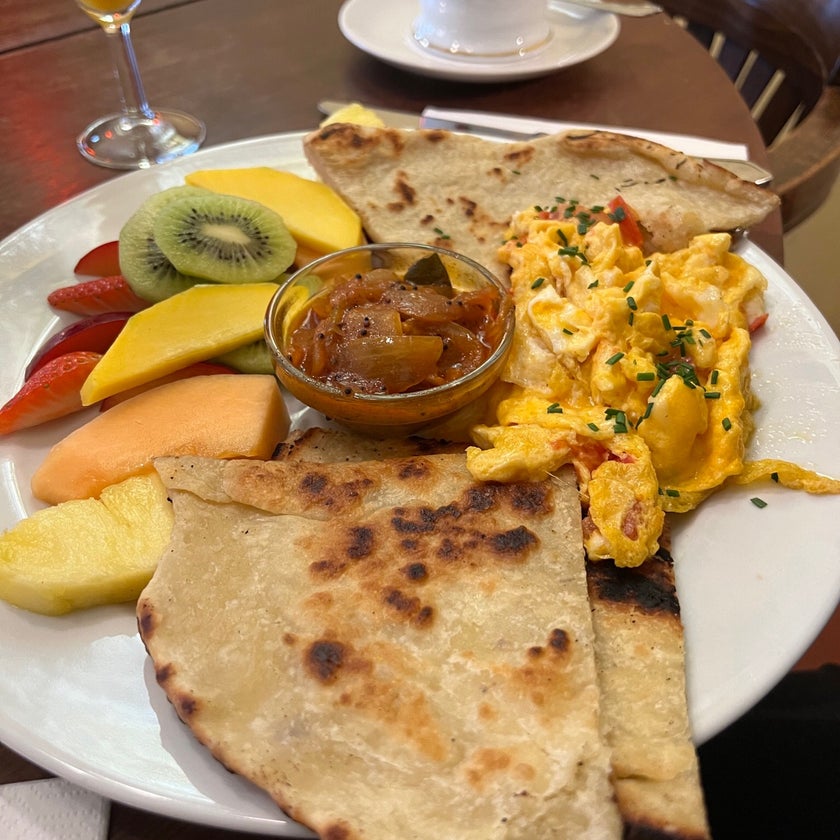 Café im Hinterhof - Bistro,Café,Coffee Shop - restaurants,breakfast food,brunch food,healthy food,espresso drinks,quiet,crowded,great value,trendy,good for dates,good for groups