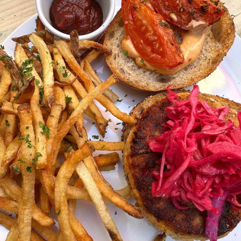 The Cliff - American Restaurant,Sandwich Spot,Vegan and Vegetarian Restaurant - brunch food,good for working