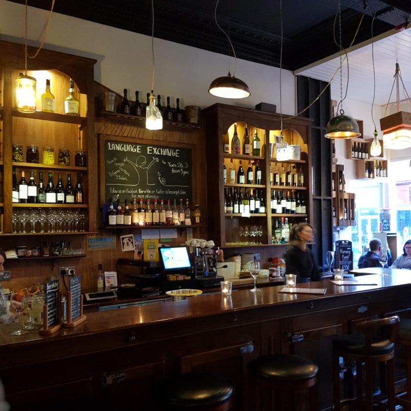 L'escargot Blanc - French Restaurant - wine,great value,bistros
