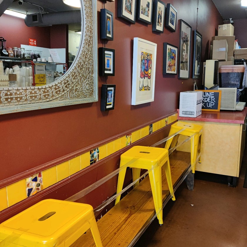 Como Esta Taqueria - Mexican Restaurant - great value,burritos,salsa,good for a quick meal,flan