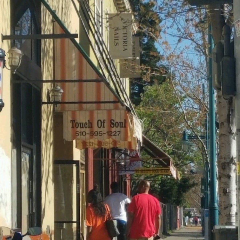 Touch Of Soul - Diner,South American Restaurant,Southern Food Restaurant - restaurants,good service,burgers,town,dinner,Southern food,big portions,dresses,cornbread,soul food