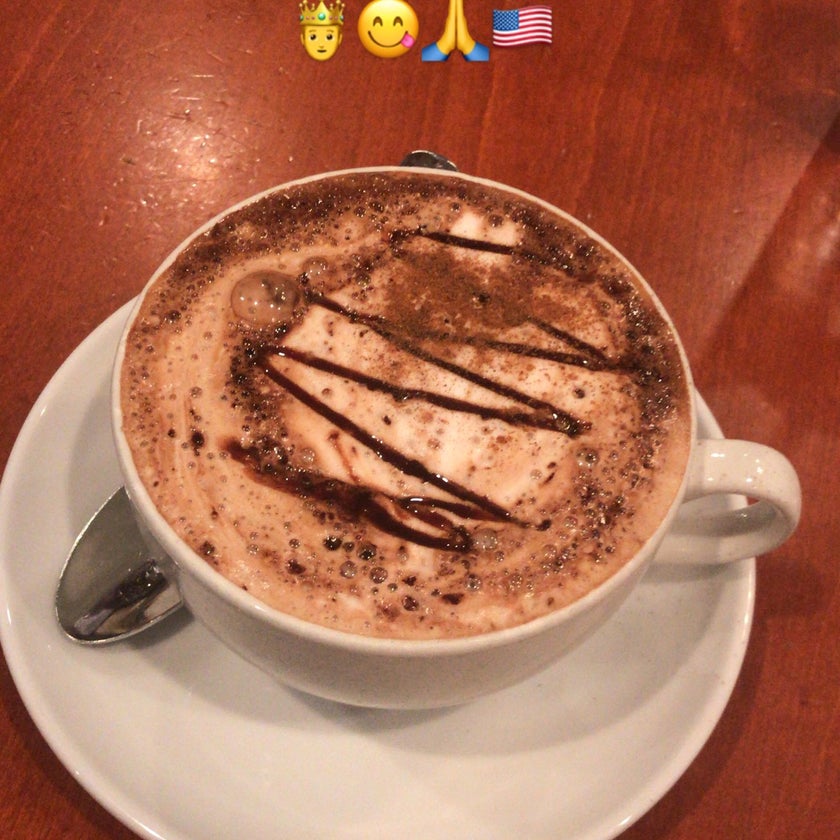 Spoons - Dining and Drinking,Kosher,Cafes - great value,caramel macchiatos,hot caramel,white hot chocolate