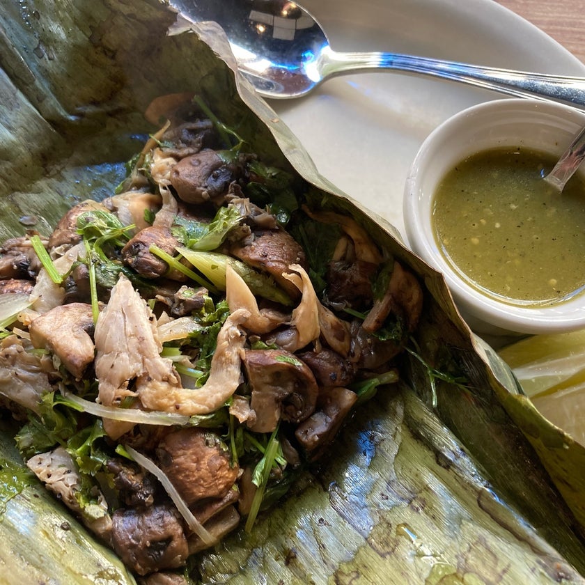 Kie Gol Lanee - Mexican Restaurant - soup,salads,barbecue,rice,dinner,tomatoes,stew,barbacoa,squash,rabbit,green beans,plantains,cilantro,tostadas,lamb shanks,green sauce,quail,tres leches cake,wild mushrooms,red onions,green peppers,radishes,green onions,watercress,platanos,lemon vinaigrette,tierra