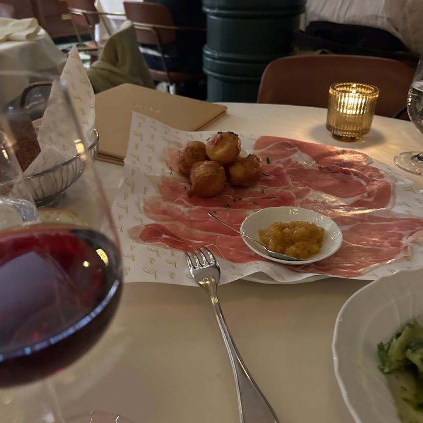 Torrisi - Italian Restaurant,Italian - toast,duck,ham,martinis,grapefruit,tortellini,affogatos,fennel