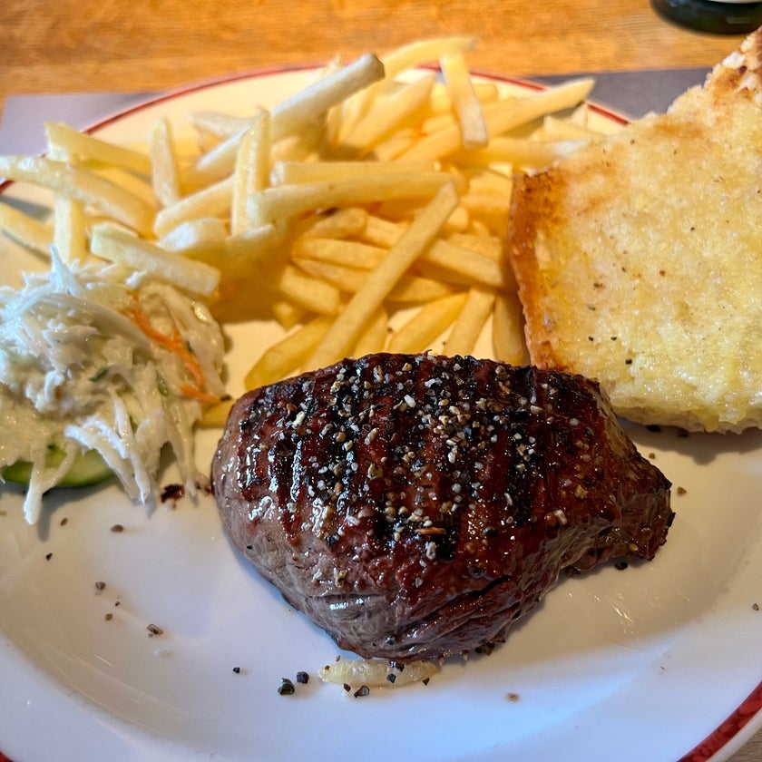 Block House - American Restaurant,Steakhouse - restaurants,bar,lunch,healthy food,chocolate,ice cream,dinner,crowded,trendy,good for groups,good for business meetings,good for special occasions