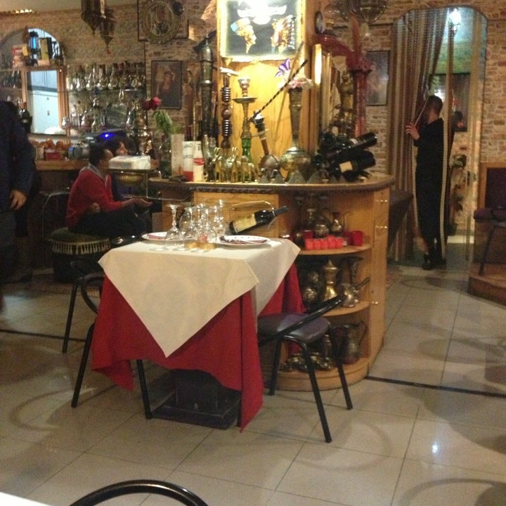 Al Sultán - Moroccan Restaurant - 