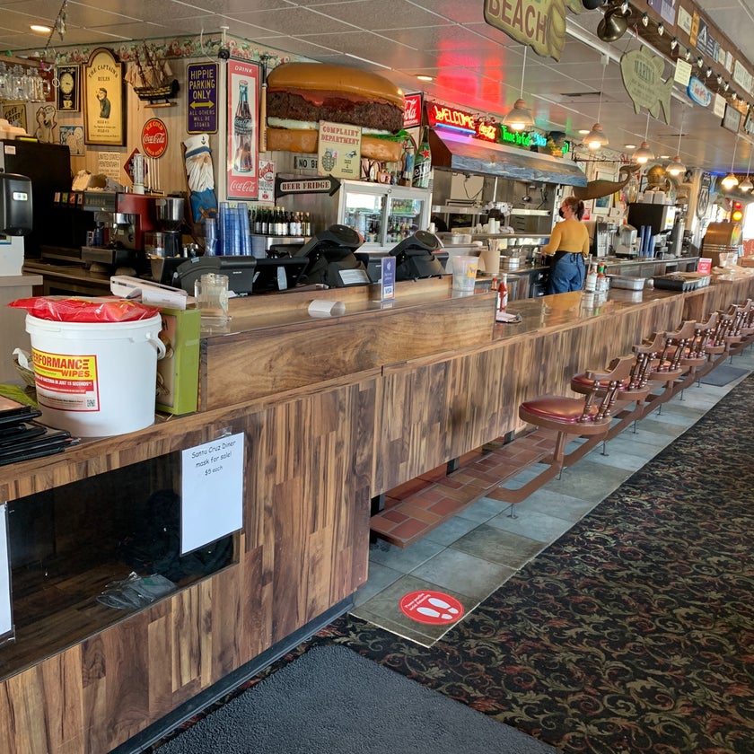 Santa Cruz Diner - Diner,American Restaurant - restaurants,bar,breakfast food,inexpensive,well,lunch,brunch food,eggs,dinner,curry,bacon,milkshakes,pancakes,avocado,pies,chefs,waffles,hot dogs,French toast,jalapeños,diner food,spring rolls,chocolate chips,hash browns,hash,good for groups,jack cheese,pot roast,Tapatio,biscuits and gravy
