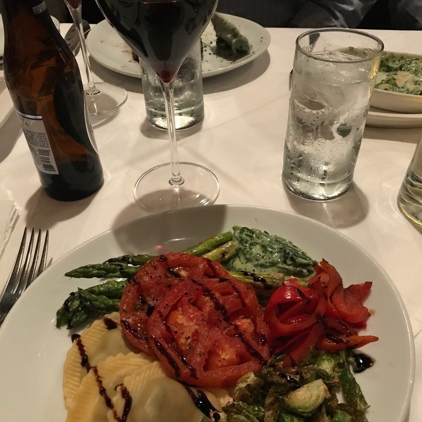 Fleming's Prime Steakhouse & Wine Bar - Steakhouse - bar,good service,steak,dinner,great value,potatoes,happy hour,mushrooms,tomatoes,good for dates,mozzarella,creme brûlée,filet mignon,peppercorns,swordfish,terrific service