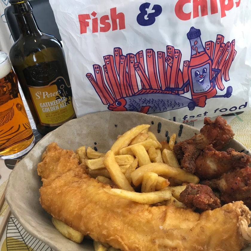 The Laughing Halibut - Fish and Chips Shop,Fish & Chips - friendly staff,fish,well,lunch,park,french fries,lines,chips,great value,takeout,good for a quick meal,haddock,lunchtime