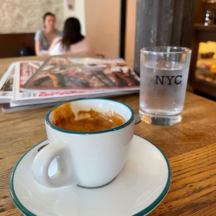 Ost Cafe - Café,Coffee Shop,Restaurant - restaurants,bar,coffee,friendly staff,wifi,pastries,espresso drinks,quiet,bakeries,neighborhood,good for dates,chai,iced tea,jazz music,breakfast sandwiches,baked goods,dog-friendly,chocolate chip cookies