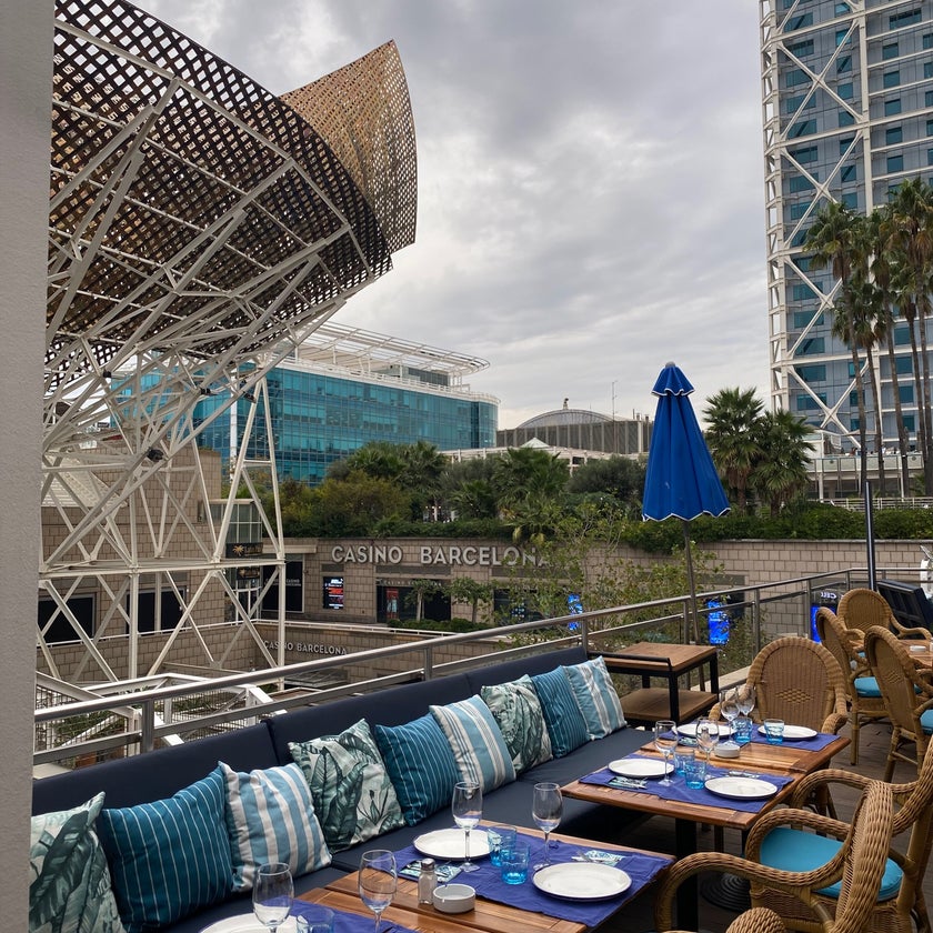 Marina Bay by Moncho's - Paella Restaurant,Tapas Restaurant - restaurants,bar,scenic views,music,lunch,town,rice,outdoor seating,dinner,performances,tunes,musicians,garlic,spacious,trendy,good for dates,good for a quick meal,carrot cake,good for groups,good for special occasions,gazpacho,frutti di mare,Andalusian