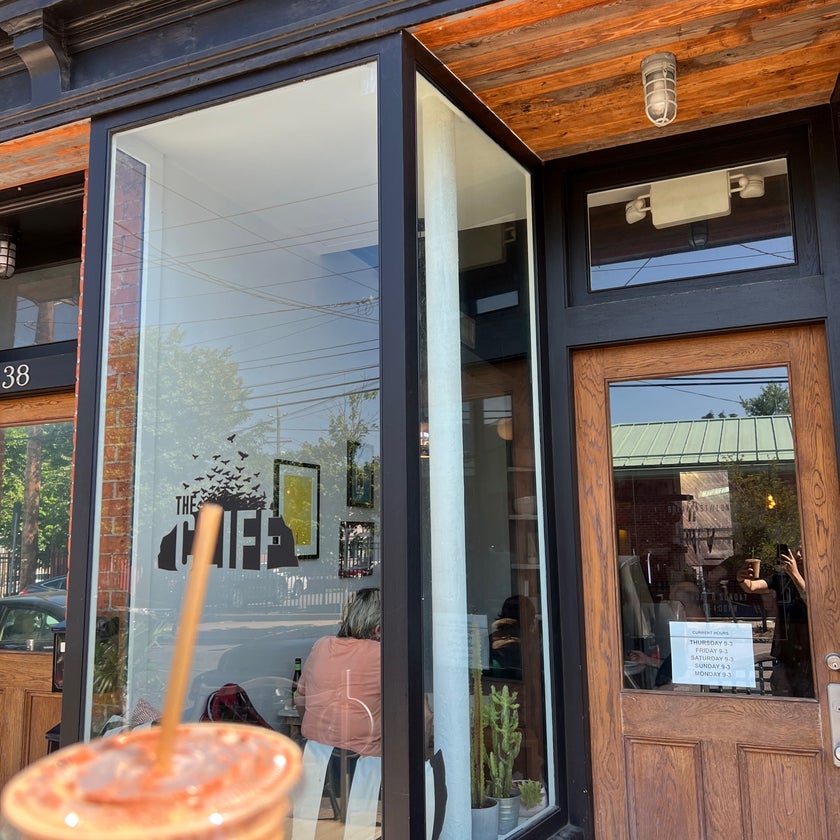 The Cliff - American Restaurant,Sandwich Spot,Vegan and Vegetarian Restaurant - brunch food,good for working