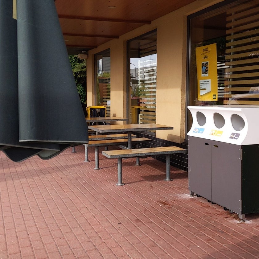 McDonald's - Burger Joint,Fast Food Restaurant - 