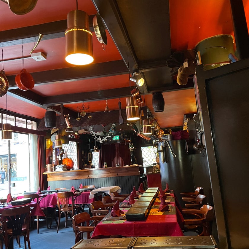 Sama Sebo - Indonesian Restaurant - restaurants,bar,friendly staff,healthy food,crowded,good for dates