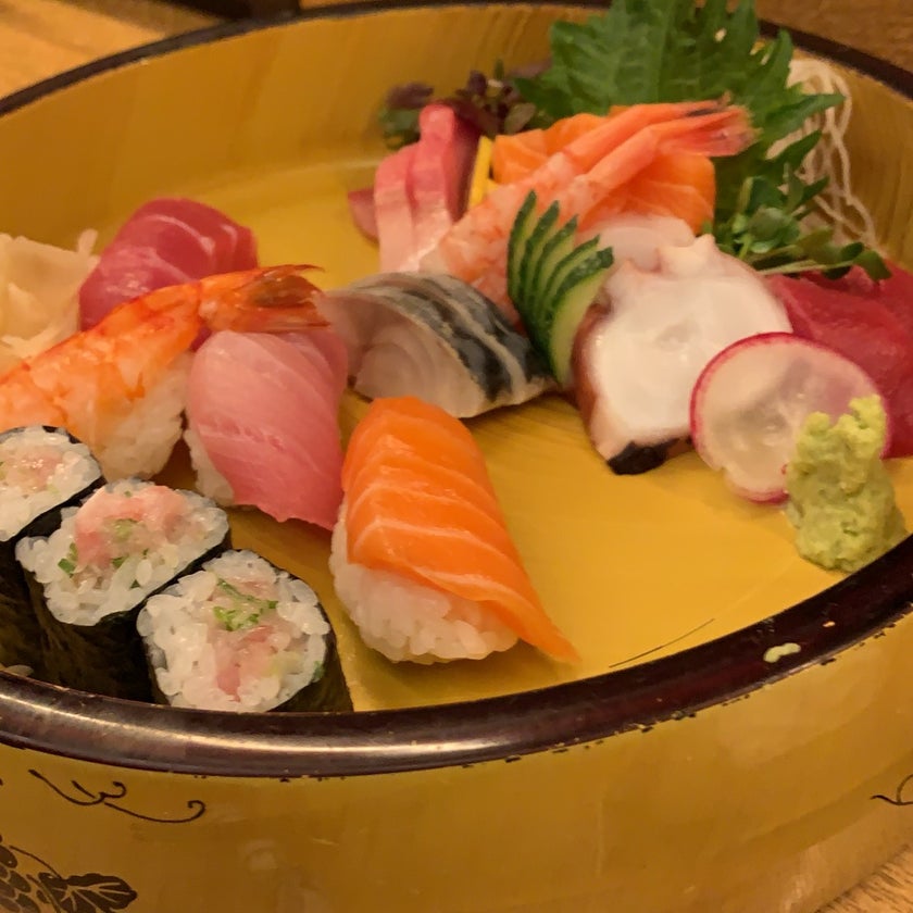 Matsumi - Sushi Restaurant - bar,healthy food,rice,city,quiet,crowded,great value,trendy,good for dates,spinach,good for business meetings,good for special occasions,sesame sauce,course menu