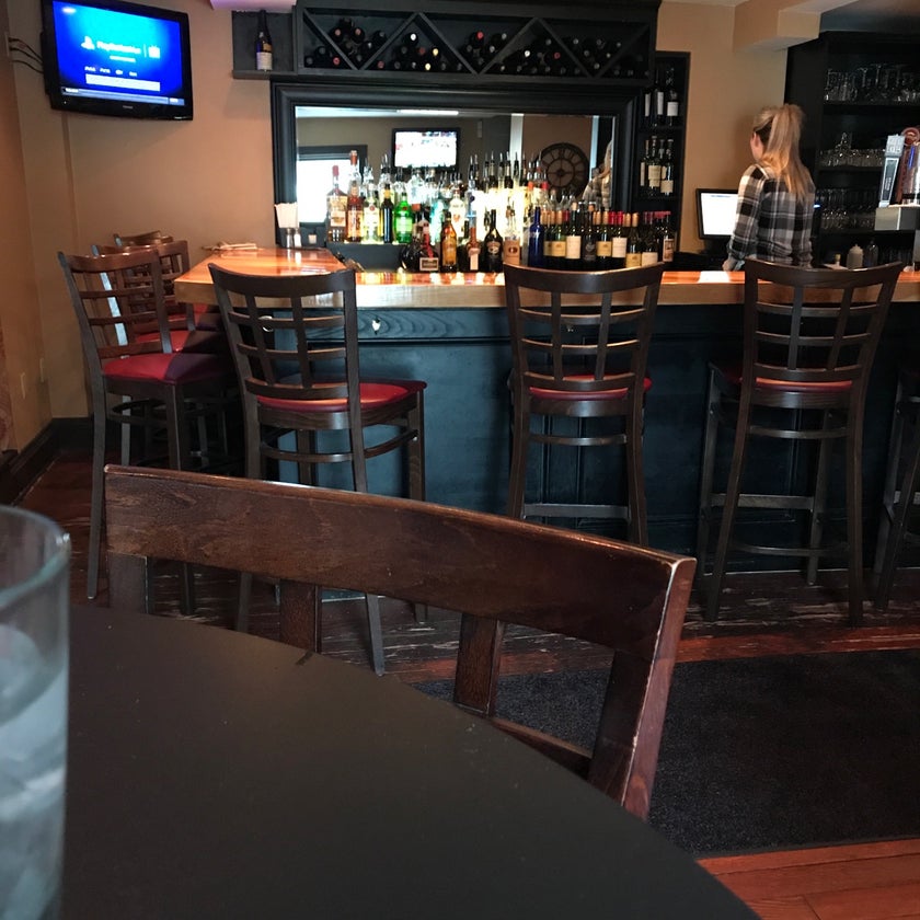 Mad Jacks Grill & Pub - Wine Bar,Diner,New American Restaurant - lunch,brunch food,outdoor seating,dinner,great value,large beer list,mac & cheese,hummus,broccoli,grilled cheese sandwiches,comfort food,cabbage,good for special occasions,beet salad