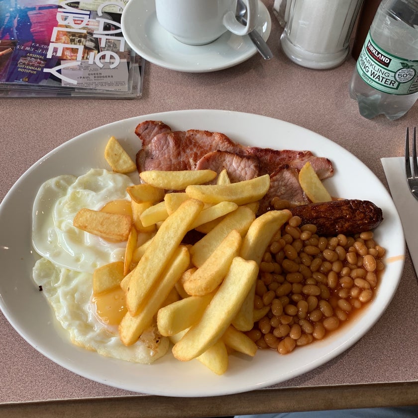 Moulin Grill - Café,Coffee Shop,English Restaurant - staff,well