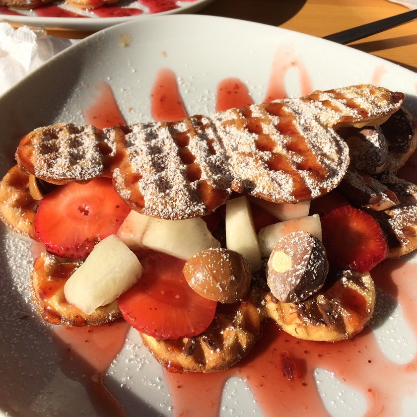 Happy Waffel - Café - restaurants,bar,waffles,good for dates