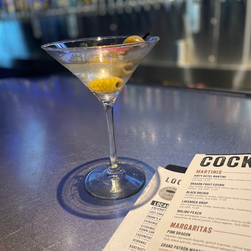 Yard House - American Restaurant - 