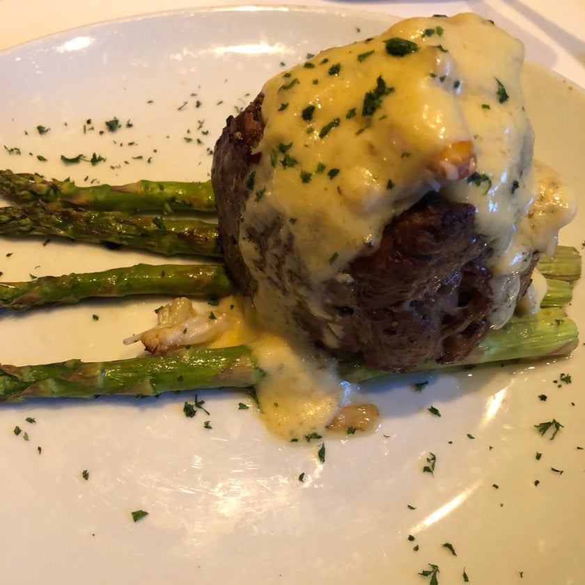 Fleming's Prime Steakhouse & Wine Bar - Steakhouse - bar,good service,steak,dinner,great value,potatoes,happy hour,mushrooms,tomatoes,good for dates,mozzarella,creme brûlée,filet mignon,peppercorns,swordfish,terrific service