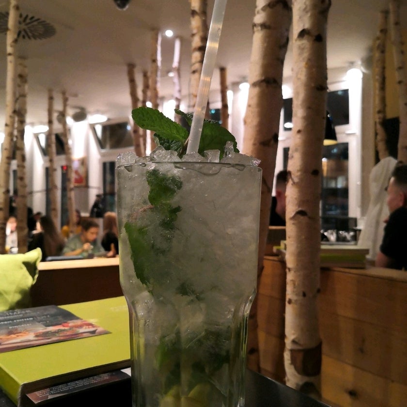 HANS IM GLÜCK Burgergrill & Bar - Bar,Burger Joint,Vegan and Vegetarian Restaurant - restaurants,good service,burgers,salads,healthy food,liquor,crowded,great value,oranges,mustard