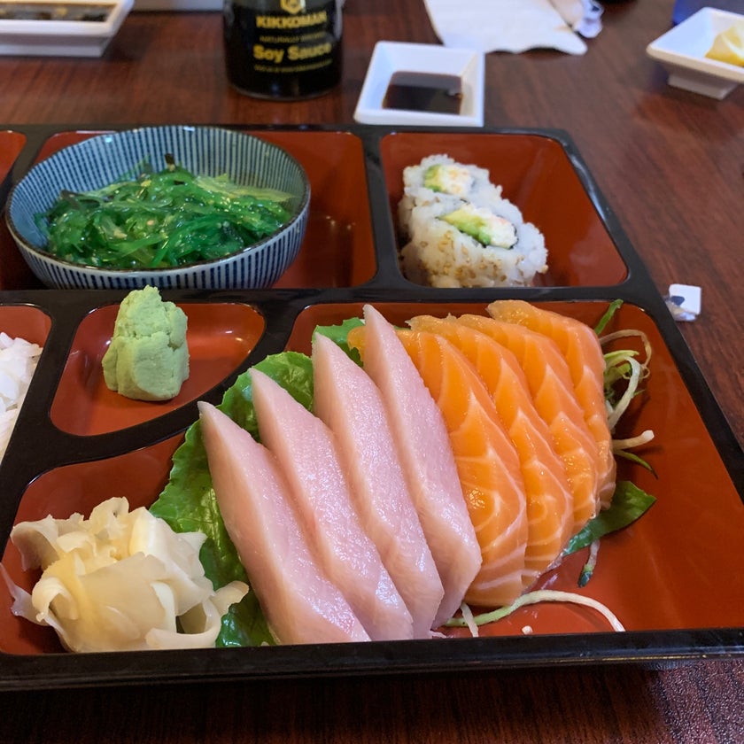 Sushi House - Sushi Restaurant - lunch,parking,dinner,great value,chicken salad,lively,chicken teriyaki,hamachi,tommago