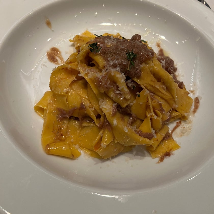Olivo - Italian Restaurant,Italian,Wine Bars - bar,lunch,healthy food,town,quiet,takes reservations,trendy,good for dates,honey,veal,frozen yogurt,Sicilian,bottarga
