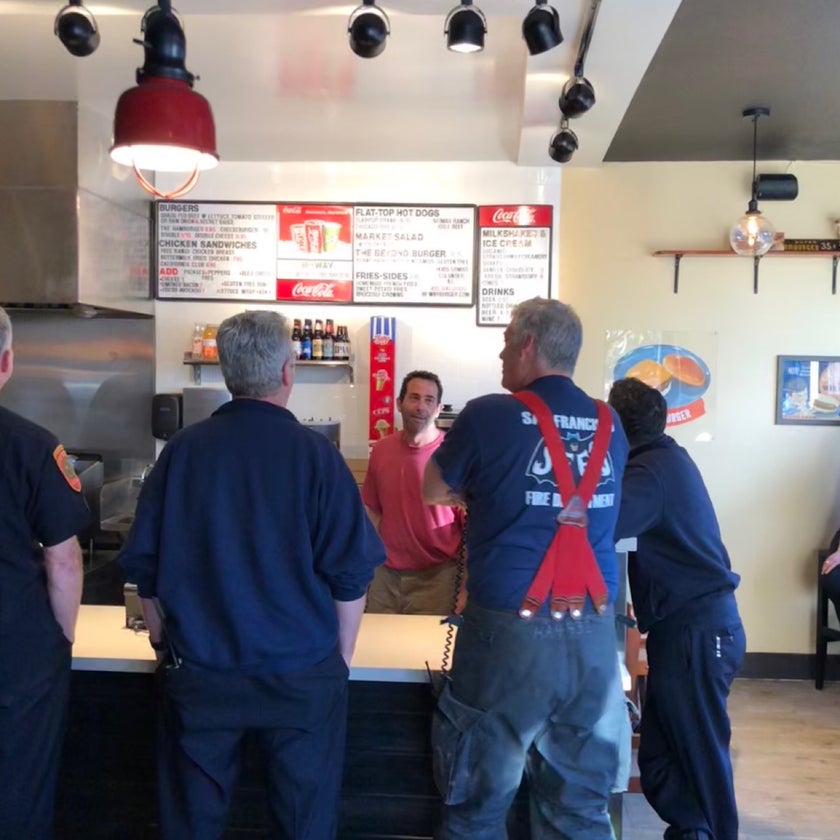 Hi-Way Burger & Fry - Burger Joint,Fast Food Restaurant,Burgers,Fast Food - good service,burgers,cheese,salads,french fries,milkshakes,homemade food,buns,cheeseburgers,pickles,sesame,olive oil,grilled onions,grass fed