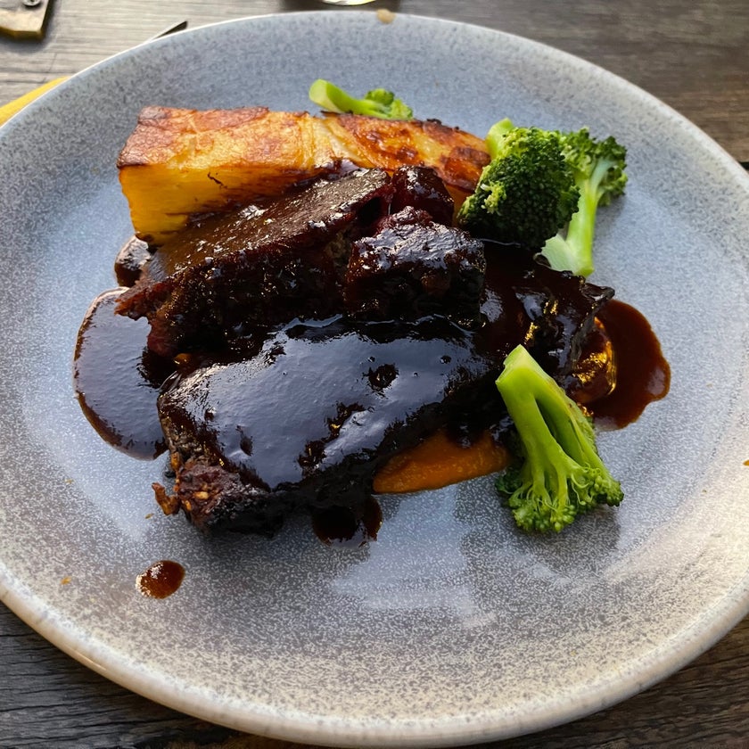 Napier Hotel - Bar,Gastropub,Australian Restaurant,Bars,Restaurants - restaurants,beer,salads,lunch,town,liquor,dinner,great value,bacon,pies,trendy,ham,pork belly,chicken parmigiana,good for groups,beetroot,garlic butter,cool drinks,potato cakes,kangaroo,bogan burger
