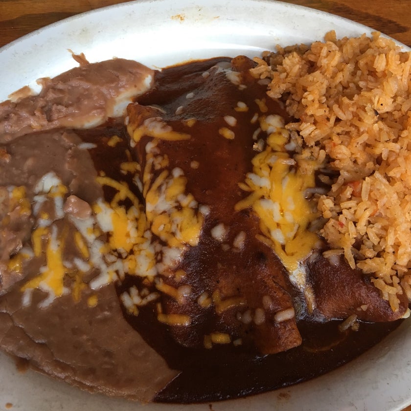 Super Mex - Mexican Restaurant - bar,meats,good service,Mexican food,lunch,brunch food,town,rice,parking,dinner,margaritas,salsa,good for a quick meal,shredded beef