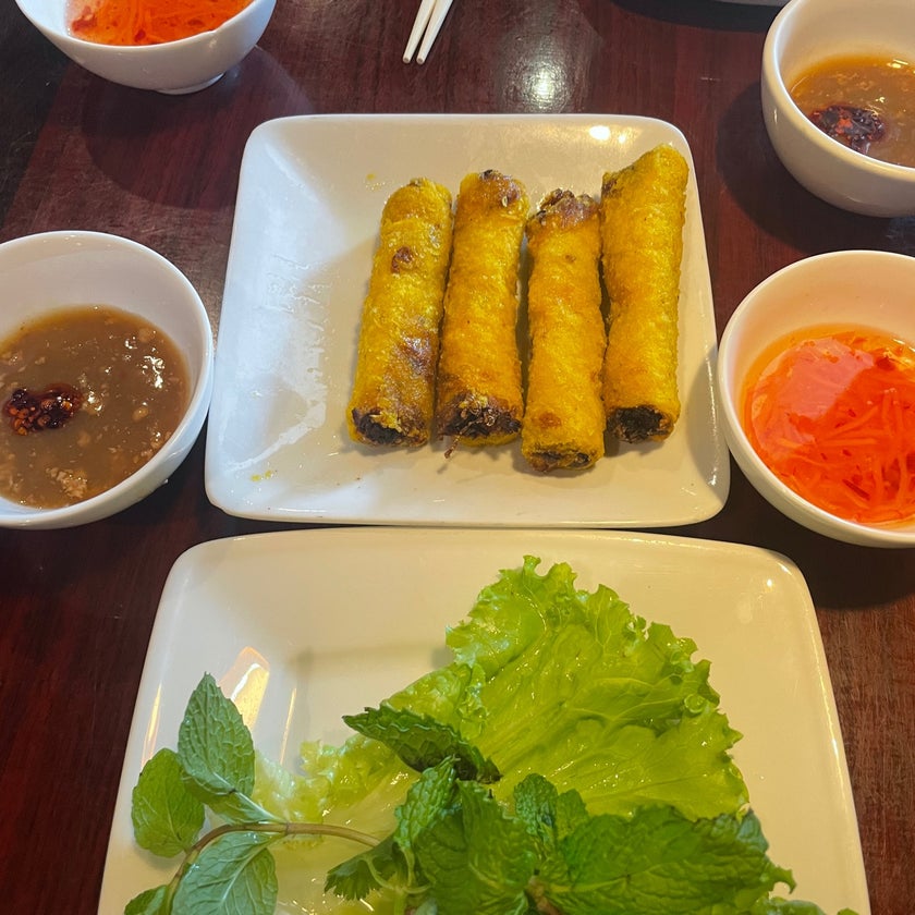 Huynh Restaurant - Vietnamese Restaurant - bar,coffee,breakfast food,beef,lunch,healthy food,town,rice,parking,city,spicy food,pork,dinner,office,curry,homemade food,appetizers,trendy,good for dates,crispy food,sodas,lemonade,good for a quick meal,spring rolls,tapioca,egg rolls,BYOB,flan,fried eggs,coconut milk,good for groups,pomegranate,Bun Bo Hue,condensed milk,crushed ice,fresh coconuts,bean paste,Bo Luc Lac,fried shallots,banh cuon nhan thit,goi vit,phoenix chicken