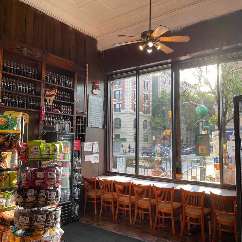 Tasty Deli - Burger Joint,Deli,Sandwich Spot - restaurants,meats,good service,sandwiches,lunch,clean,eggs,great value,mushrooms,wraps,ham,good for a quick meal,cheddar cheese,garlic bread,marinara,Tuscany,Russian dressing,hot mess,veggie supreme