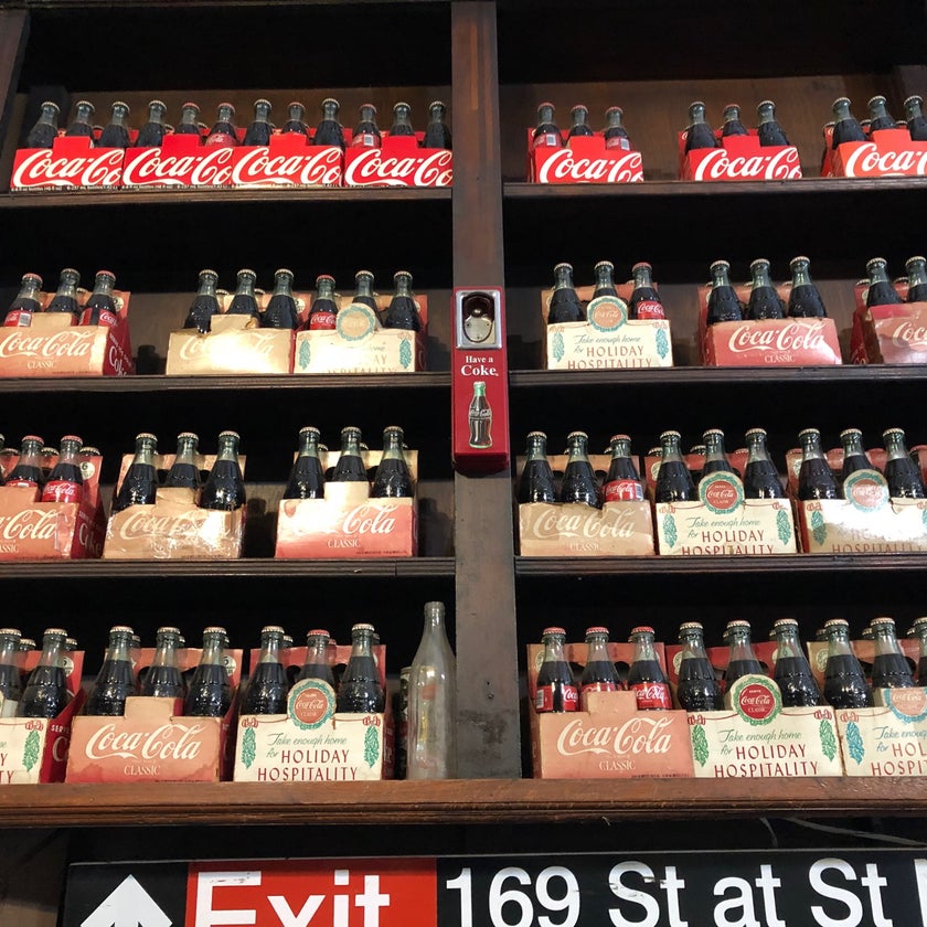 Tasty Deli - Burger Joint,Deli,Sandwich Spot - restaurants,meats,good service,sandwiches,lunch,clean,eggs,great value,mushrooms,wraps,ham,good for a quick meal,cheddar cheese,garlic bread,marinara,Tuscany,Russian dressing,hot mess,veggie supreme