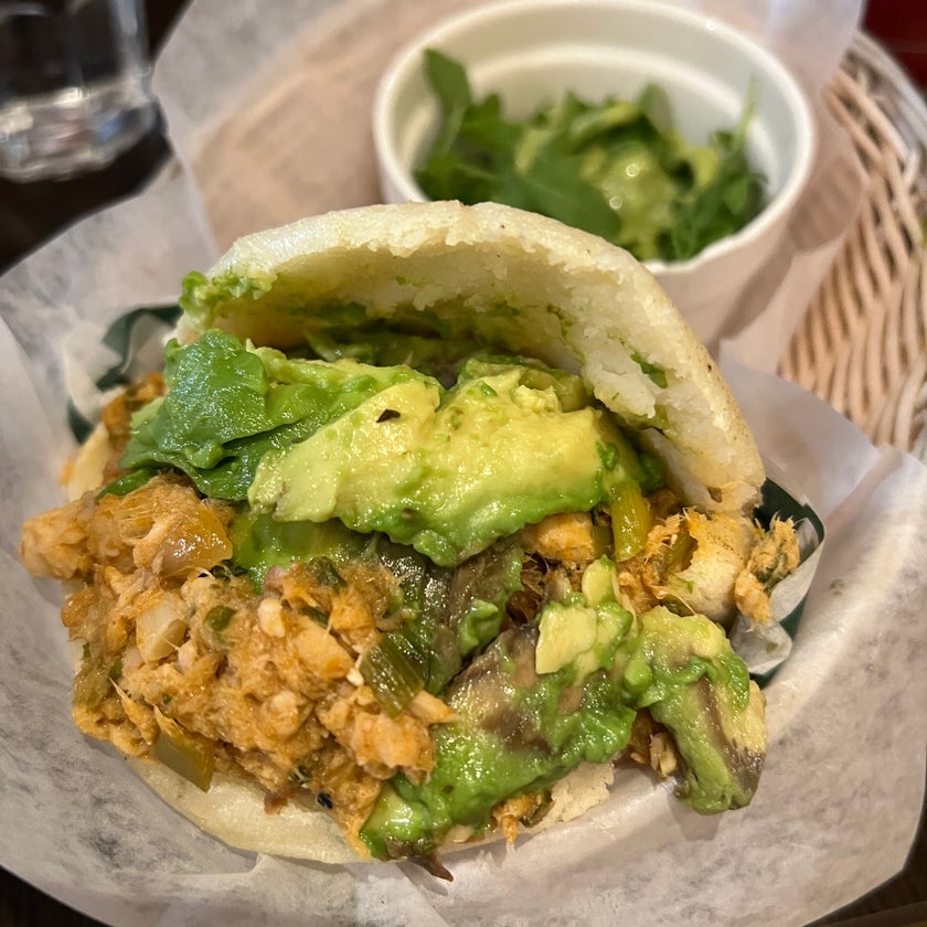 Arepera - Arepa Restaurant - chicken,beef,cheese,eggs,avocado,spacious,sangria,cornbread,arepas,chicharrones