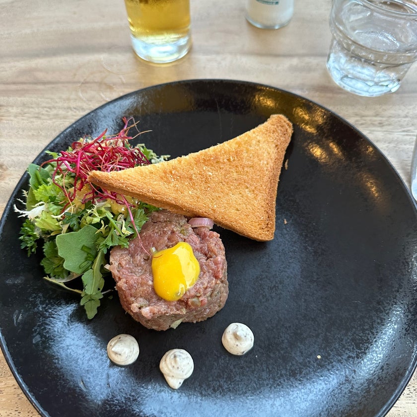 Strandzuid - Restaurant,Beach - restaurants,bar,scenic views,lunch,barbecue,beach,restrooms,crowded,comfortable,lakes,trendy,good for dates,canal,good for groups,moderately priced,sunbeds,loungers,good for singles,beatrix park