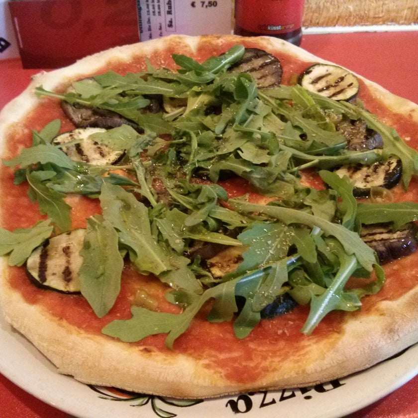 Bei Lino - Pizzeria,Fast Food Restaurant,Italian Restaurant - bar,town,crowded,trendy,good for a quick meal