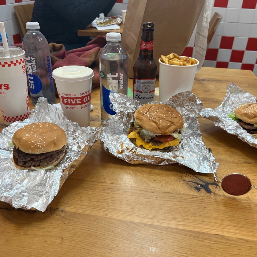 Five Guys Charing Cross - Burger Joint,American Restaurant,Fast Food Restaurant,German,Hot Dogs - burgers,dinner,casual,fresh food,milkshakes,big portions,peanuts,good for a quick meal,good for groups,cheese dogs,portion of fries