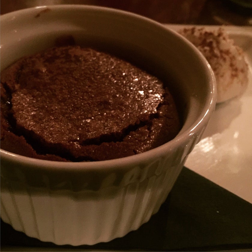 Zoes - American Restaurant,Seafood Restaurant,Steakhouse - restaurants,desserts,wine,chocolate,parking,dinner,takes reservations,booths,bisque soup,mac n