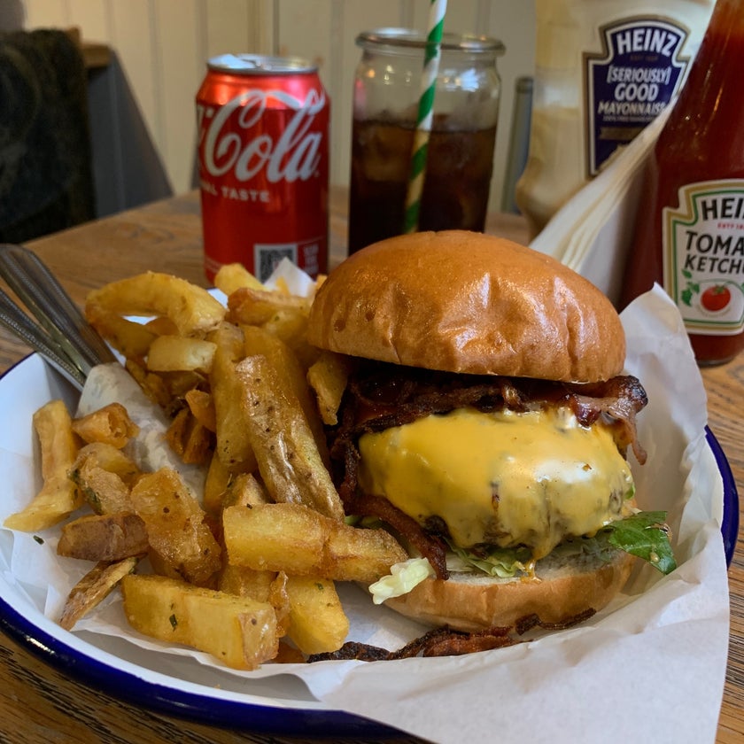 Honest Burgers Waterloo - Burger Joint,American Restaurant,Burgers - friendly staff,lunch,knowledgeable staff,homemade food,guacamole,iced tea,waterloo burger