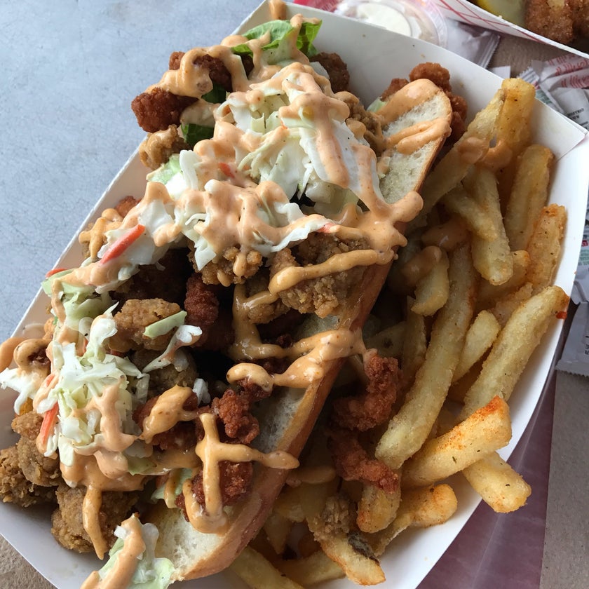Claws Seafood Market - Fish and Chips Shop,American Restaurant,Seafood Restaurant - staff,soup,healthy food,parking,french fries,fresh food,comfortable,island,good for a quick meal,good for special occasions