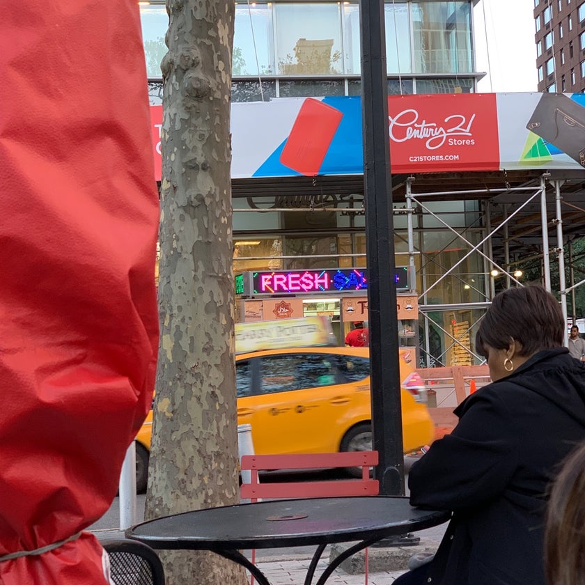The Casbah - Halal Cart - Hot Dog Joint,Halal Restaurant,Street Food Gathering - chicken,beef,well,healthy food,rice,city,casual,great value,good for a quick meal,street food,white sauce,halal carts,great halal
